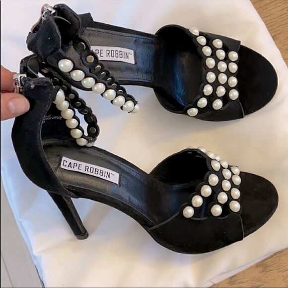 CAPE ROBBIN BLACK MICROFIBER SANDALS.  NEW - Picture 2 of 9